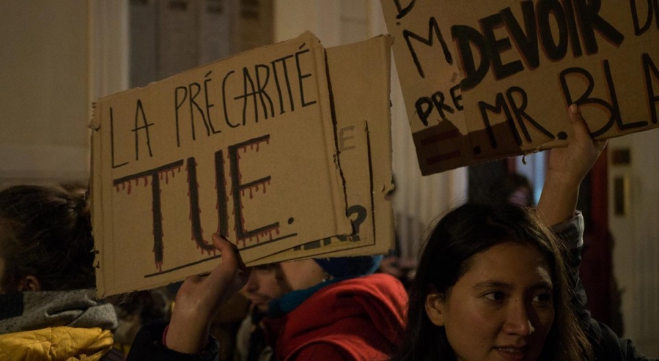 Estudante imola-se em França por falta de apoios financeiros
