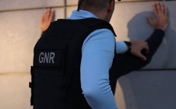 GNR apanha duo suspeito de 40 furtos em Amares, Braga, Vieira do Minho e Vila Verde