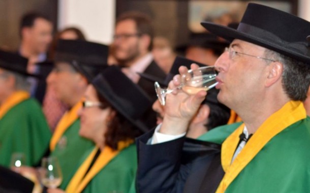 Eurodeputado José Manuel Fernandes considera “histórico” acordo UE/China de protecção ao vinho verde