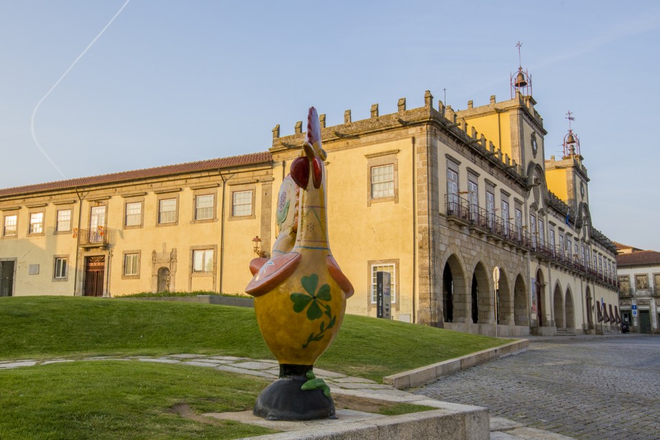 Tribunal obriga Câmara de Barcelos a recolocar funcionária