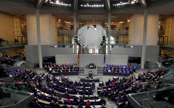 Ameaçados de morte, deputados alemães pedem controlo da extrema-direita