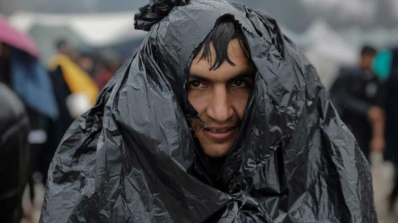 Crise humanitária à vista nos campos de migrantes na Bósnia