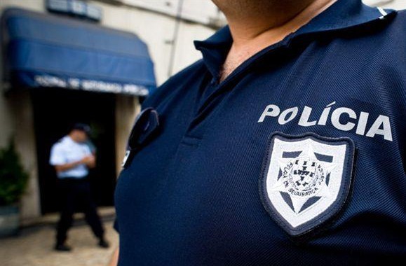 Bate na mulher e persegue-a até esquadra da polícia de Braga