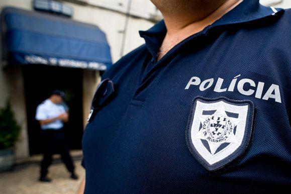 Bate na mulher e persegue-a até esquadra da polícia de Braga