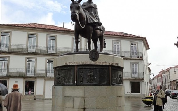 Câmara de Viana do Castelo quer mudar de nome de rua e escola após canonização de Bartolomeu dos Mártires