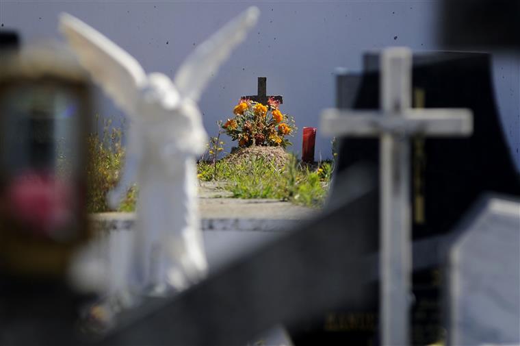 Autarca francesa “proíbe” habitantes de morrerem aos fins de semana e feriados