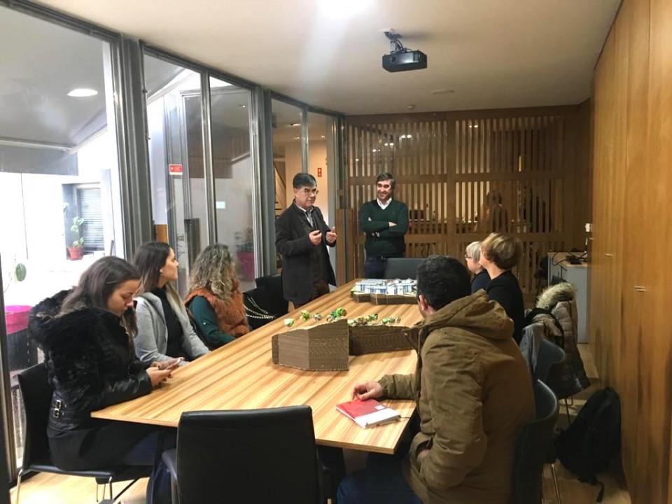 Técnicos em politicas de habitação para sem-abrigo de visita a Braga