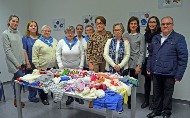 Câmara e idosos do Centro Histórico doam roupas à Neonatologia do Hospital de Braga