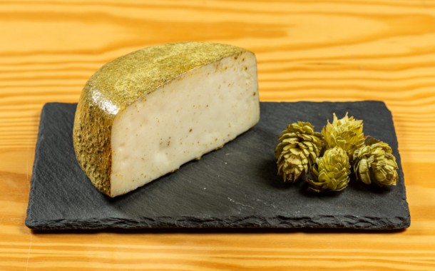Natal com toque a cerveja. Letra lançou queijo 100% de cabra maturado com cerveja e revestido a lúpulo