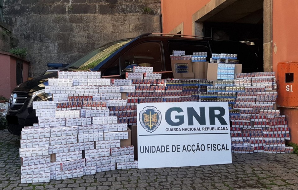 GNR apreende 410 mil cigarros em Barcelos