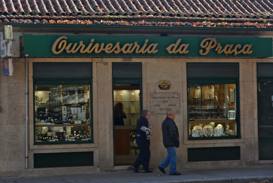 Ourivesaria assaltada no centro de Famalicão