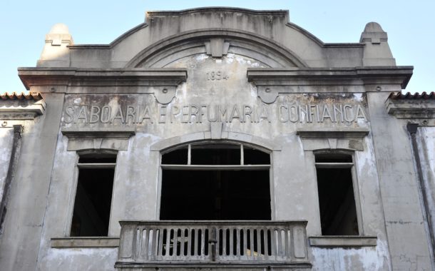 Hasta pública da Fabrica Confiança a 14 de Fevereiro
