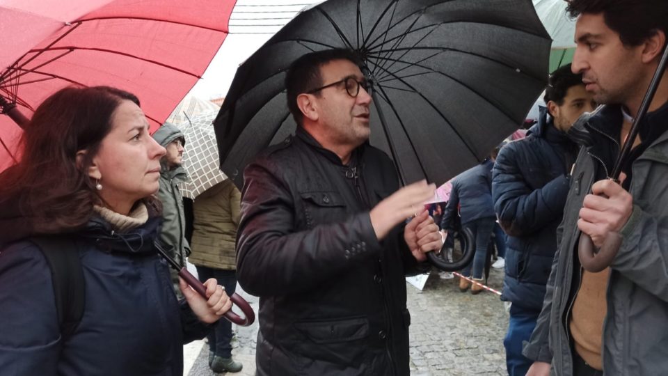 Barcelos. Bloco quer que governo explique mantas na Escola Básica de Pousa