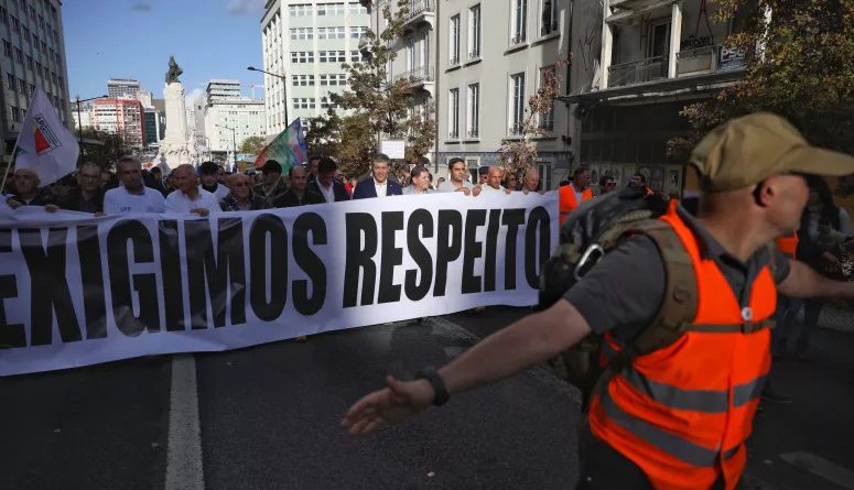 PSP e GNR protestam no arranque da Final Four da Taça da Liga em Braga