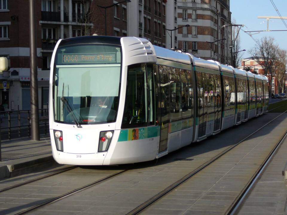 Linha de eléctrico pode ser solução de mobilidade no Quadrilátero Urbano