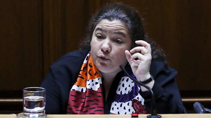 Governo admite aumentos salariais superiores a 0,3% na função pública