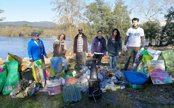 PAN recolhe cerca de dois mil litros de lixo no rio Cávado, em Barcelos