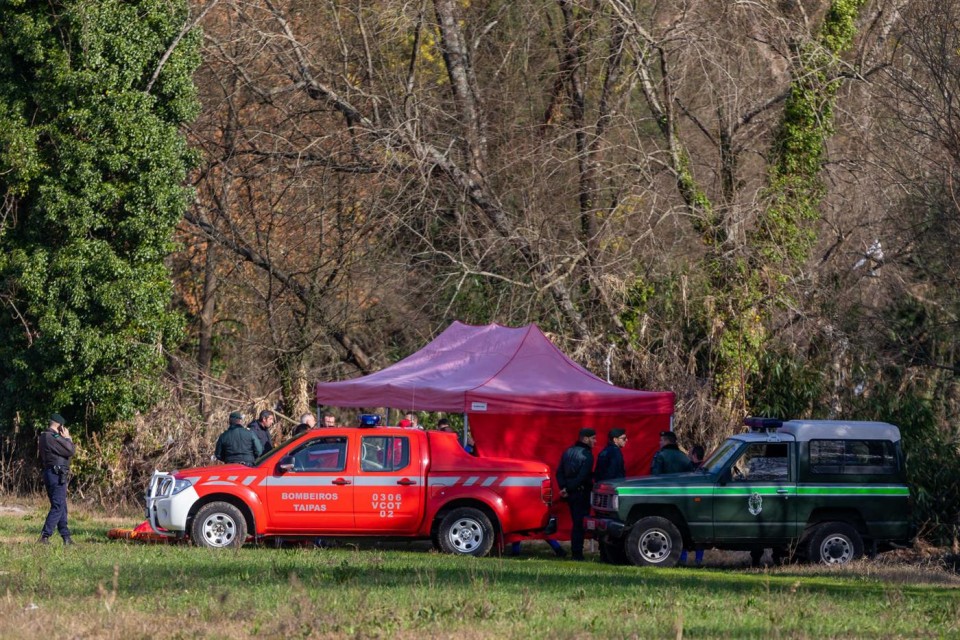 Cadáver de homem encontrado no rio AVE, em Guimarães