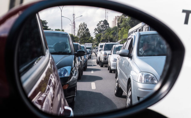 Bracarenses passam 24 minutos por dia presos no trânsito