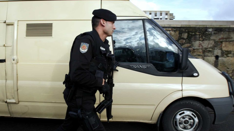 Prisão preventiva para cinco detidos por roubo a idosos em Braga e Viana do Castelo