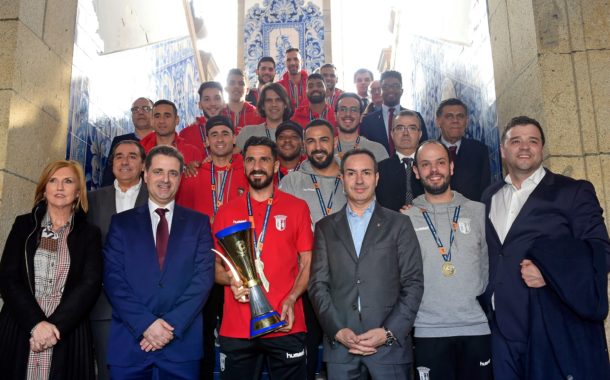 Fotos. Braga homenageou bicampeões do Mundo de Futebol de Praia