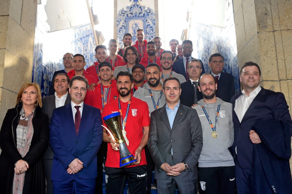 Fotos. Braga homenageou bicampeões do Mundo de Futebol de Praia