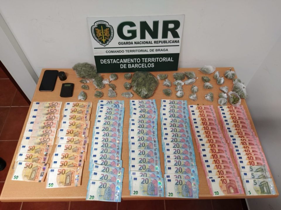 GNR ‘apanha’ homem a vender droga em posto de abastecimento em Esposende