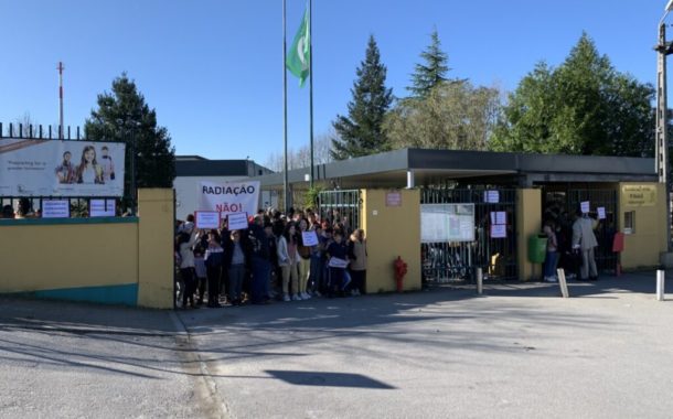 Antena. DGS aceita reunião com associação de pais da Escola D. Maria II de Famalicão