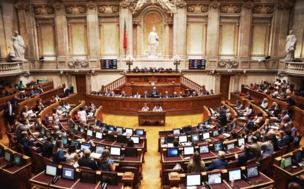 Assembleia da República aprova estado de emergência