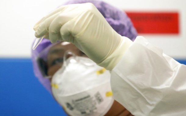Doentes suspeitos, recém-nascidos, grávidas e profissionais de saúde prioritários para testes ao Covid-19
