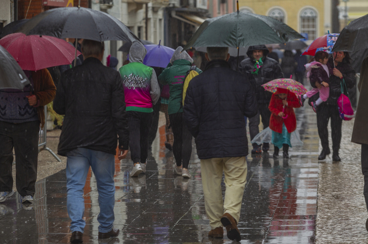 Depressão Jorge já lá vai, mas chuva e vento ficam mais uns dias no Minho