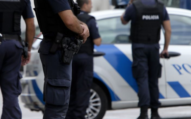 Mulher diz que tem Covid-19 e cospe em clientes de padaria de Braga. Acabou detida