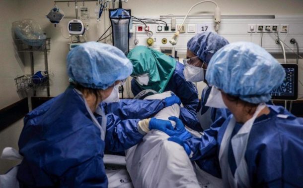 Mais 28 mortes e menor subida de casos de Covid-19 num mês