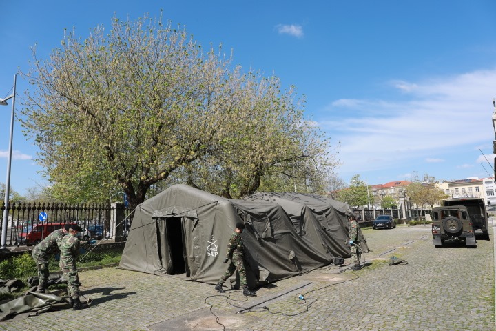 Exército monta tendas no Centro de Saúde e Hospital de Barcelos
