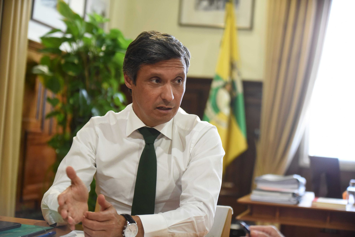 Presidente da Câmara de Famalicão acusa Governo de “não dar ouvidos” às autarquias desde início da pandemia
