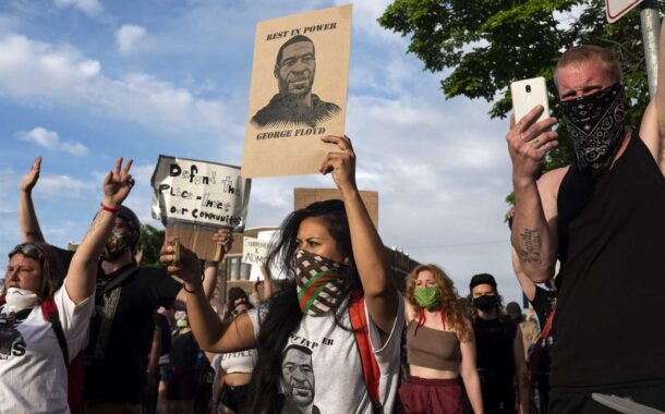 Milhares protestam nos EUA contra morte de afro-americano às mãos da polícia