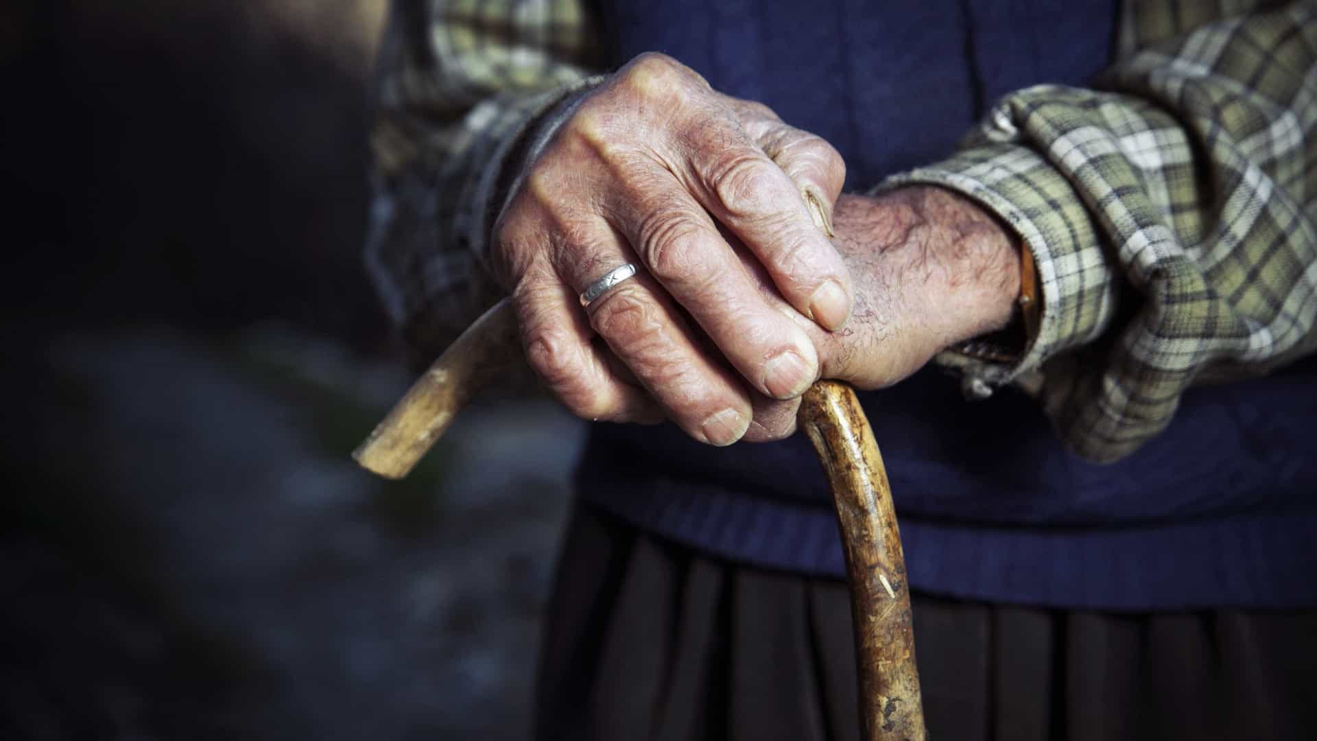 Última hora. Afinal os lares podem não reabrir dia 18. Erro do Governo lança dúvidas