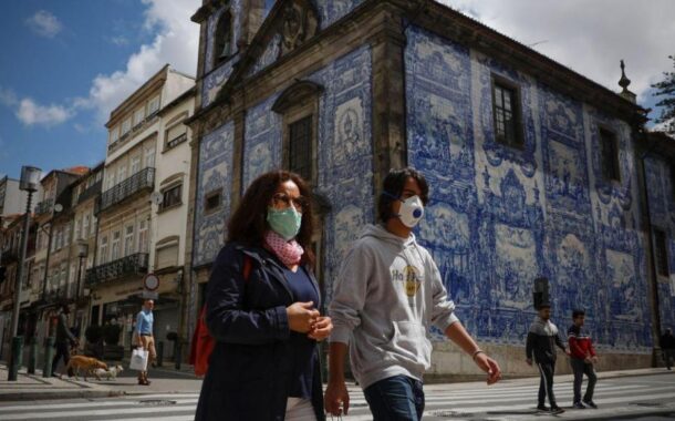 Portugal regista mais 294 infecções e cinco mortes pelo covid-19. Governo cria gabinetes de intervenção para Lisboa