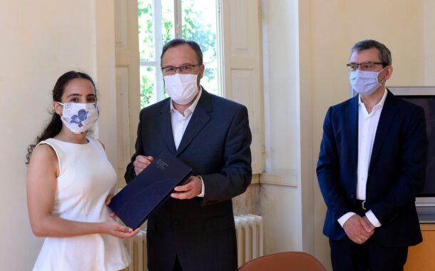 Braga atribui bolsa a melhor aluna da Universidade Católica