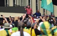Justiça brasileira obriga Bolsonaro a usar máscara em espaços públicos