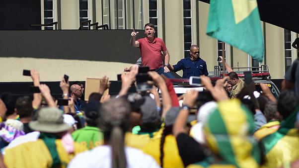 Justiça brasileira obriga Bolsonaro a usar máscara em espaços públicos