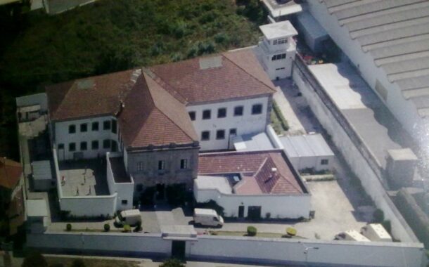 Reclusos da cadeia de Braga ameaçam processar Estado por causa do “cheiro insuportável” das refeições
