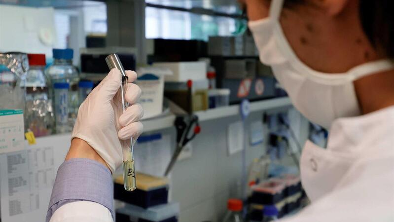 Estudo diz que vacina pode ser ineficaz em idosos de risco e que vacinar os netos é solução