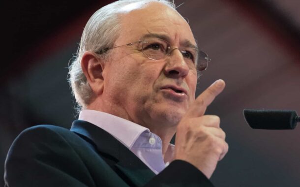 “O nosso plano tem uma estratégia implícita, o do Governo não”, diz Rui Rio