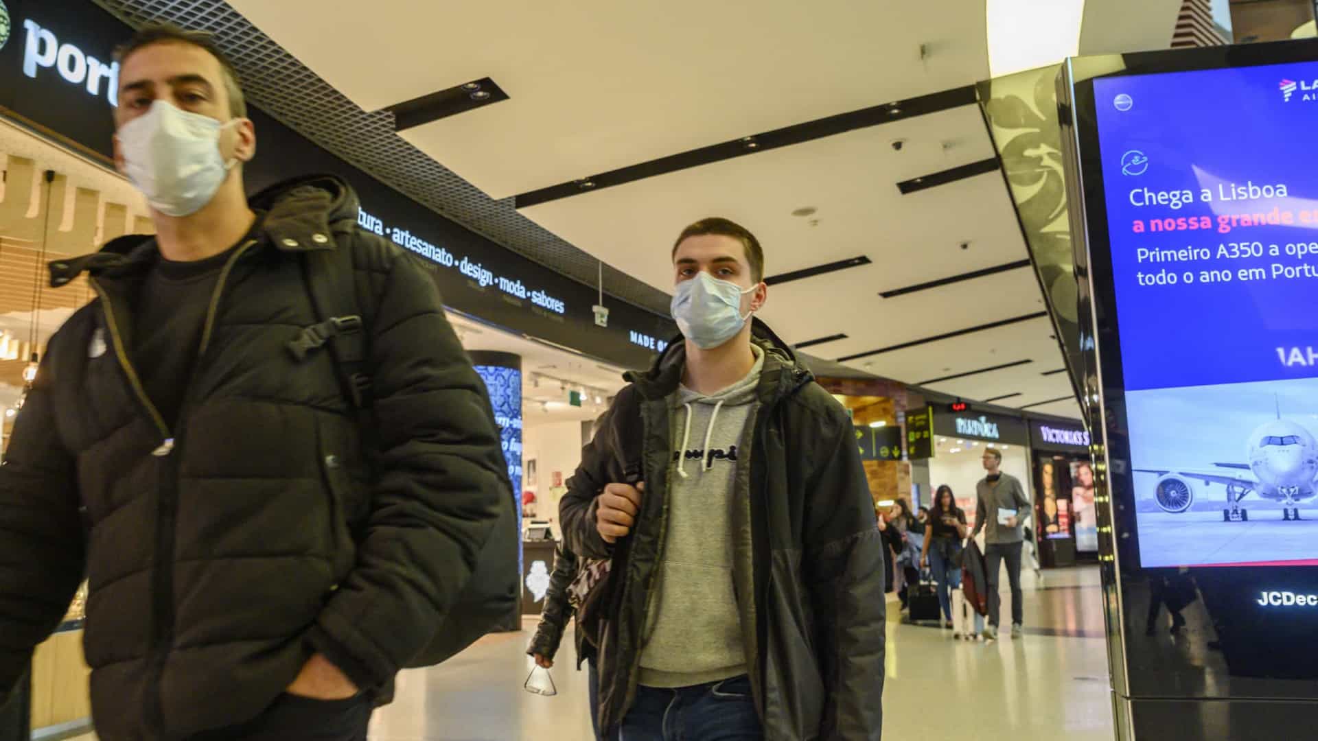 Governo anuncia orientações para emigrantes que voltem ao país nas férias. Confira conselhos aqui
