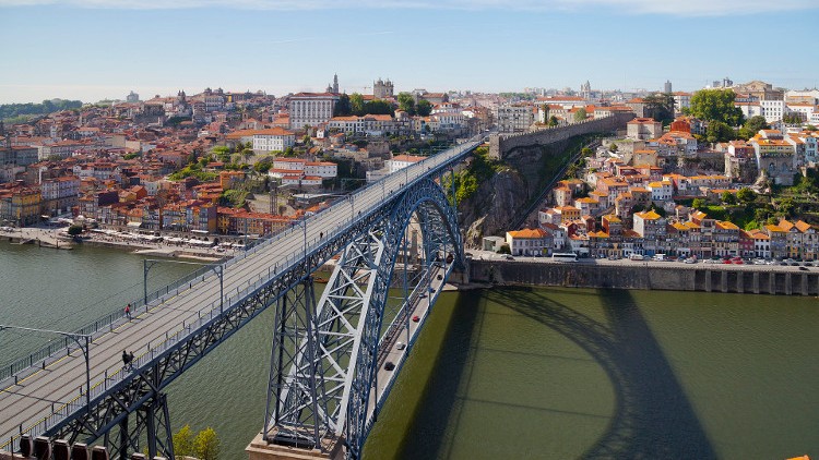 Ponte Luís encerrada e lojas fechadas mais cedo no S. João no Porto