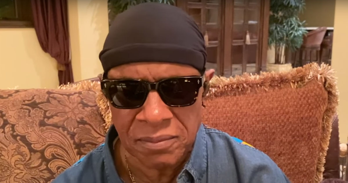 Stevie Wonder diz que vê melhor que Trump (c/vídeo)