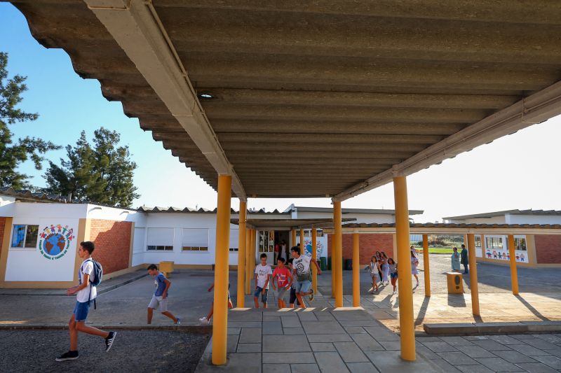 Remoção do amianto de 578 escolas custa 60 milhões. Confira lista de escolas