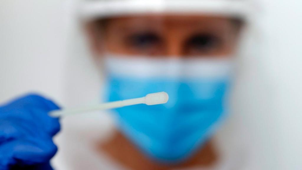 Peritos alertam DGS para novo pico de casos de covid-19 em Outubro