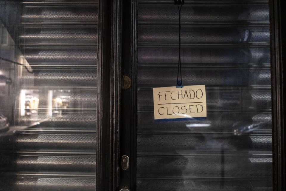 Bares e discotecas dizem que reabertura com as mesmas regras e horários dos cafés “não faz sentido”